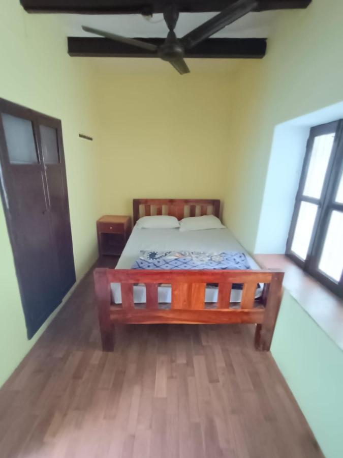 Sankardev Guest House D24 35 Варанаси Экстерьер фото