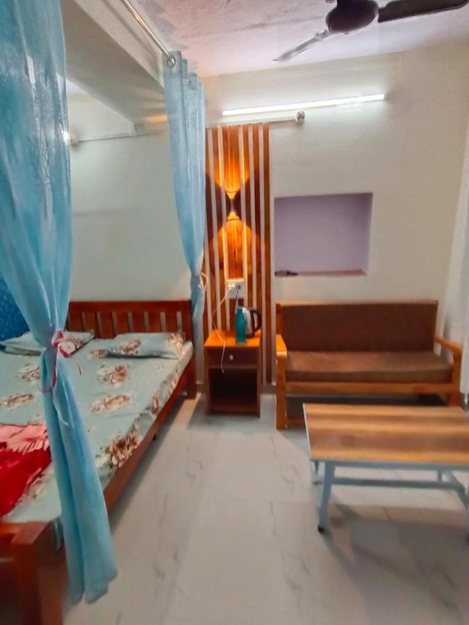 Sankardev Guest House D24 35 Варанаси Экстерьер фото